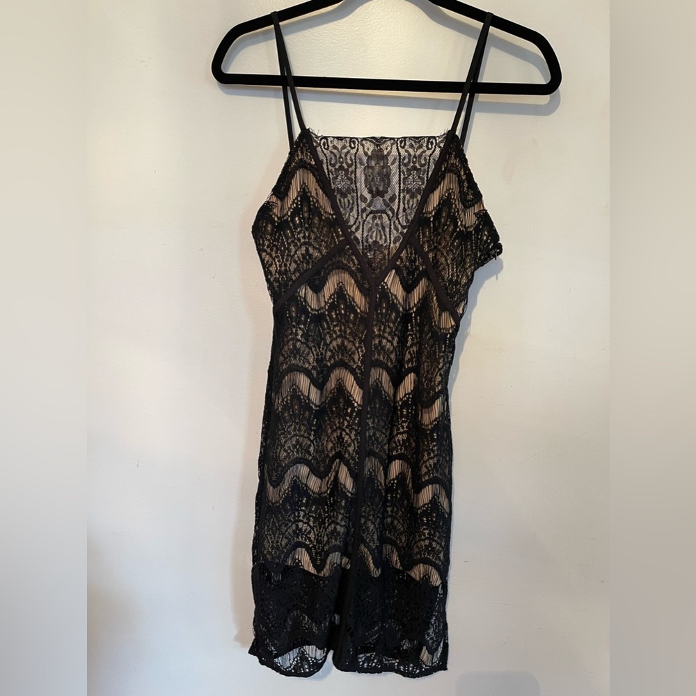 NWT TOBI spaghetti strap lace overlay mini dress LBD size S/P little black dress